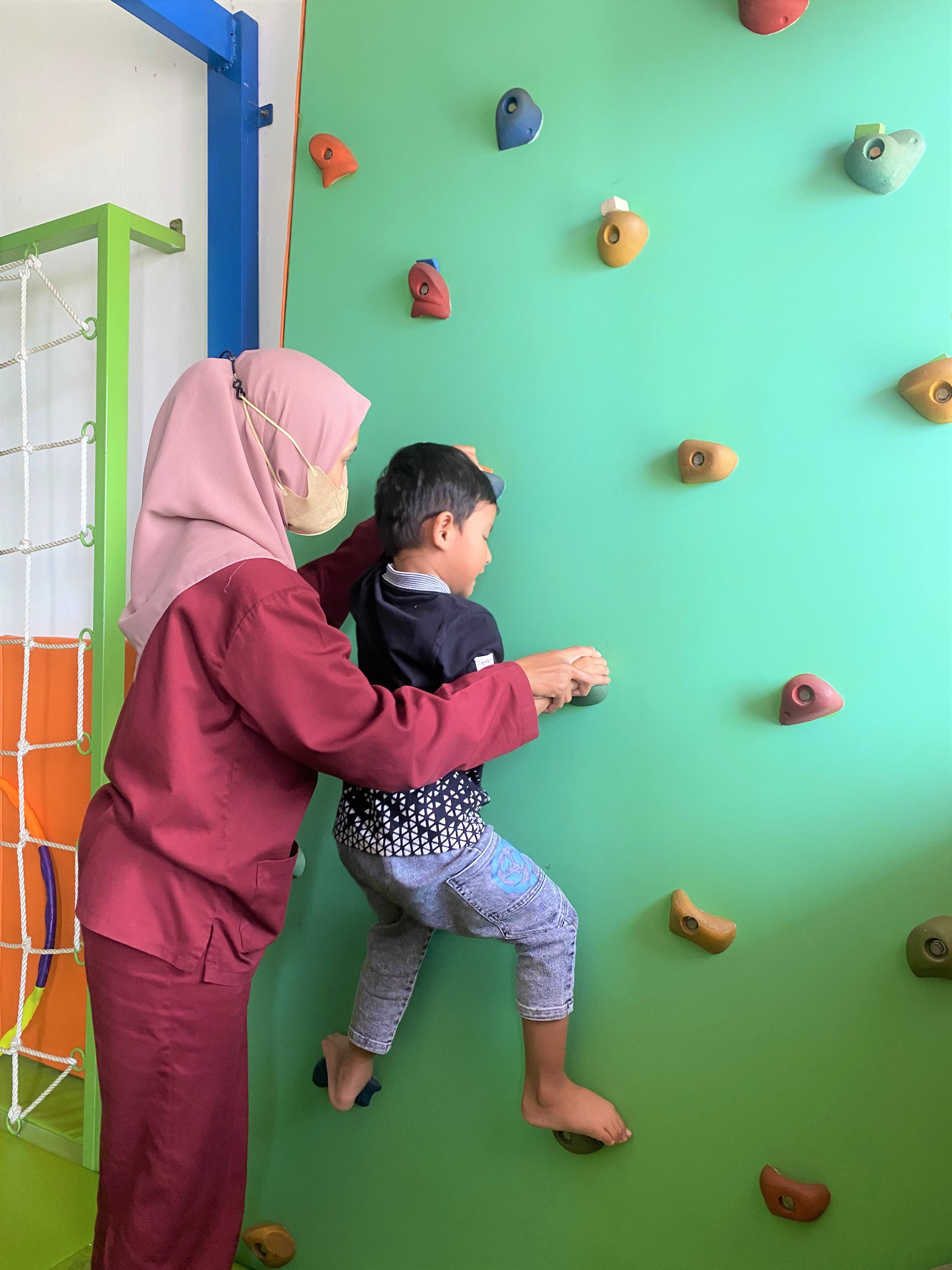 Mengenal Peran Fisioterapi dalam Tumbuh Kembang Anak